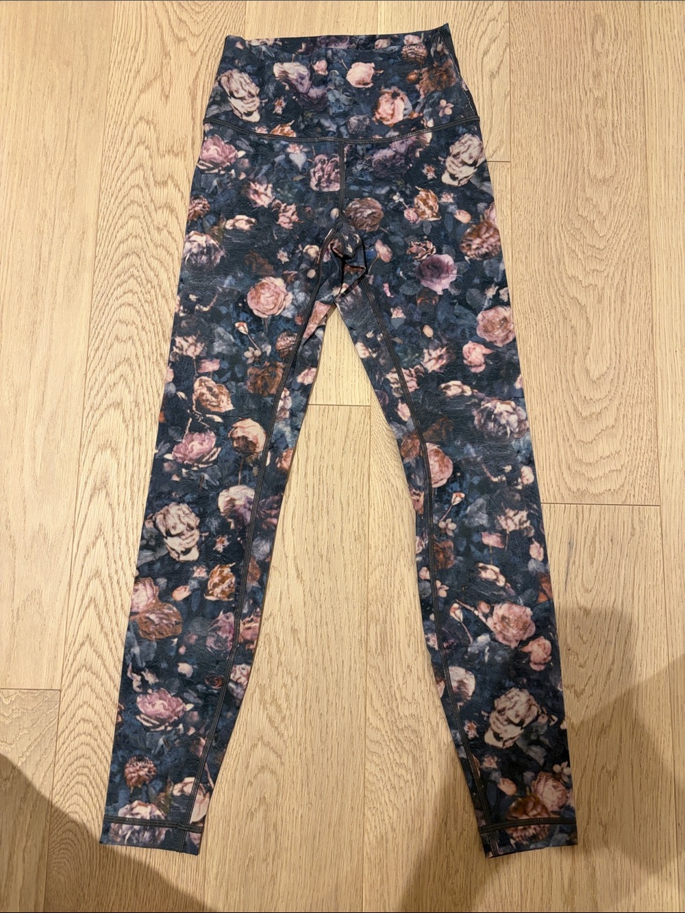 lululemon X Barry’s boot camp floral print leggings size 4